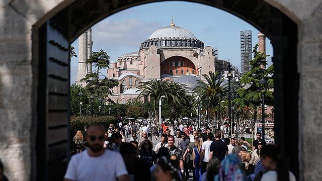 Yerli turistler yılın ikinci çeyreğinde 116,9 milyar lira seyahat harcaması yaptı