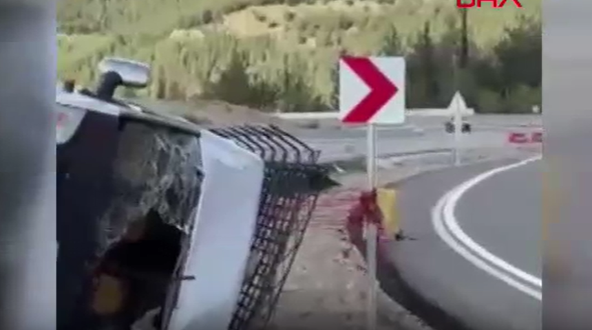 Osmaniye’de yolcu minibüsü refüje devrildi: 13 yaralı