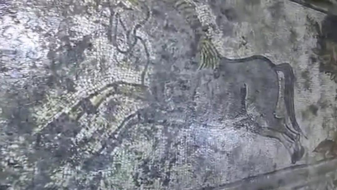 Kaçakçılara satılmak üzereydi! Mardin de 1500 yıllık mozaik ele geçirildi 2