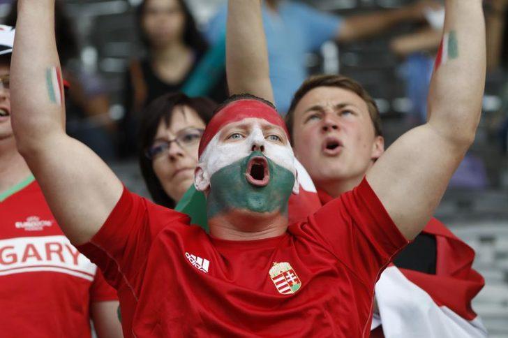 Macaristan - Belçika taraftarlar G4