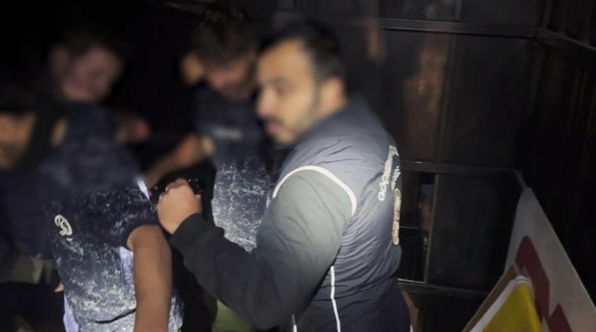 12 düzensiz göçmenin umut yolculuğu Bitlis'te son buldu: 2 organizatör tutuklandı