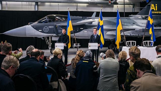 Ukrayna, İsveç’ten Gripen savaş uçağı filosu alacak