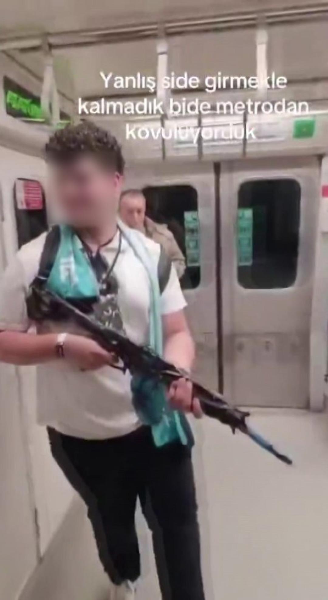 Metroda oyuncak tüfekle korkutup sosyal medyada paylaşmıştı! Gözaltına alındı 2