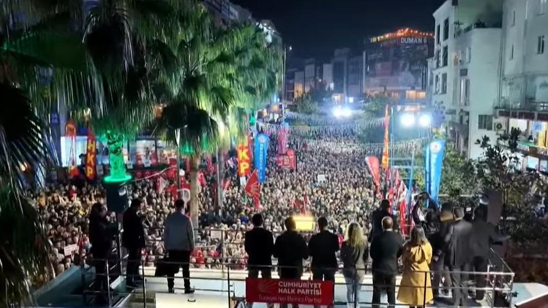 CHP Genel Başkanı Özgür Özel: "Dört rezaleti açıklıyorum: Asfalt ihalesi, 185 milyon TL lik kamu zararı, memurların sürülmesi, savcılığa yalan beyan!" 1