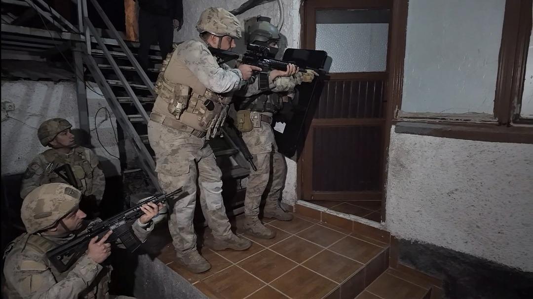 Osmaniye’de jandarmadan DEAŞ operasyonu: 6 şüpheli tutuklandı 1