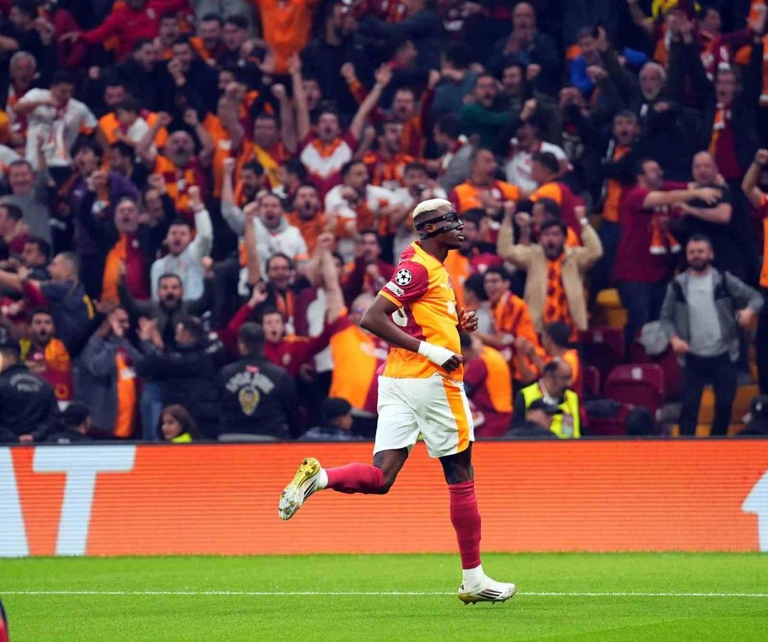 Galatasaray da Şampiyonlar Ligi nde gecenin adamı Victor Osimhen kırdığı rekorlar sonrası konuştu! Rekorları tek başıma kırmıyorum 2