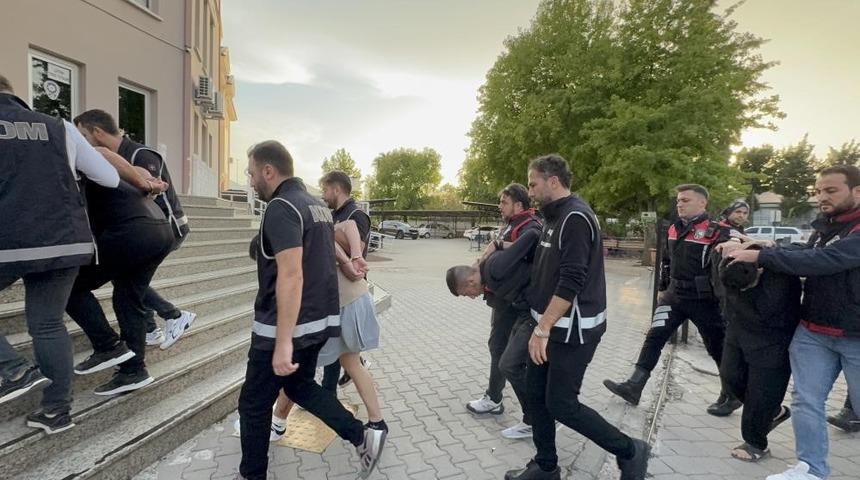 Fethiye’de polise ateş açan iki zanlı tutuklandı