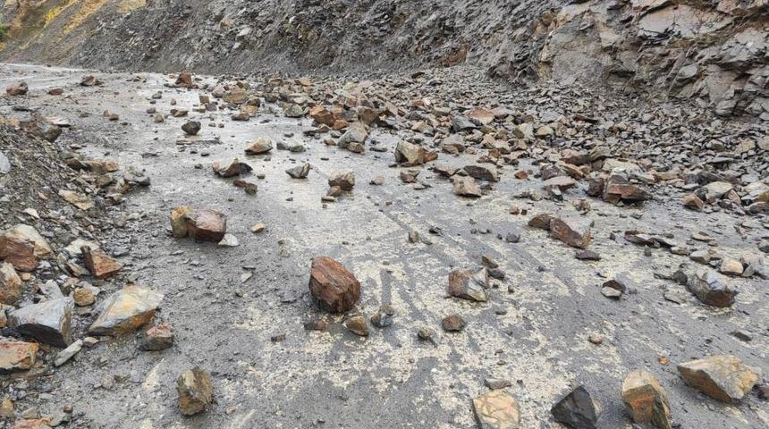 Batman'da sağanak heyelana neden oldu