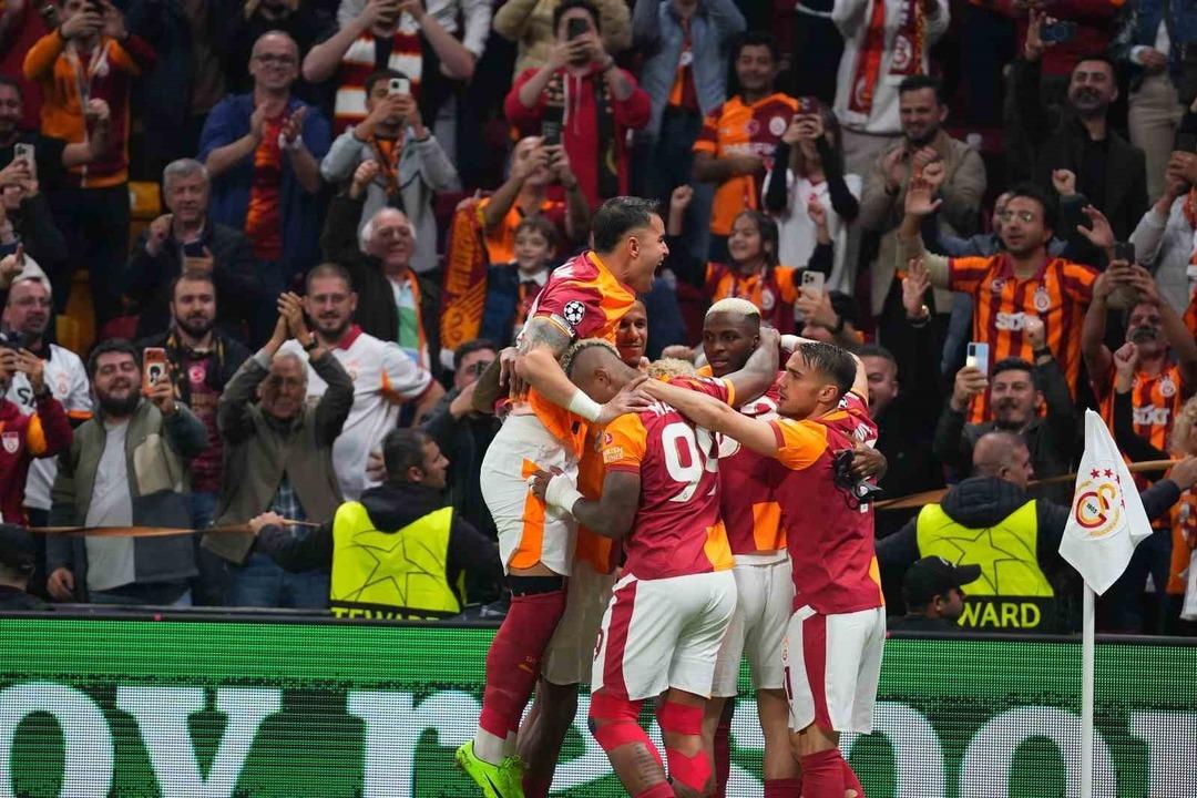Galatasaray ın zafer gecesi ilkleri beraberinde getirdi! Türk takımları arasından sıyrılarak adını tarihe geçirdi... 1