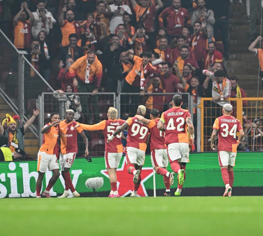 Galatasaray ın Bodo galibiyeti Avrupa da geniş yankı uyandırdı! İtalyan basınının paylaşımı g&uuml;ndem odu!   Osimhen i g&ouml;rd&uuml;n m&uuml; Napoli?   4