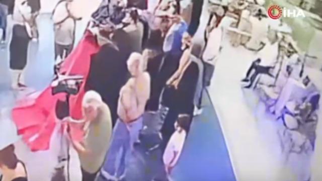 Kına gecesinde korkutan anlar! Avize gelinin üzerine düştü! En güzel günü böyle mahvoldu...