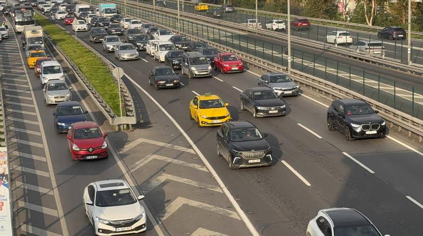 İstanbul'da sabah saatlerine trafik yoğunluğu!