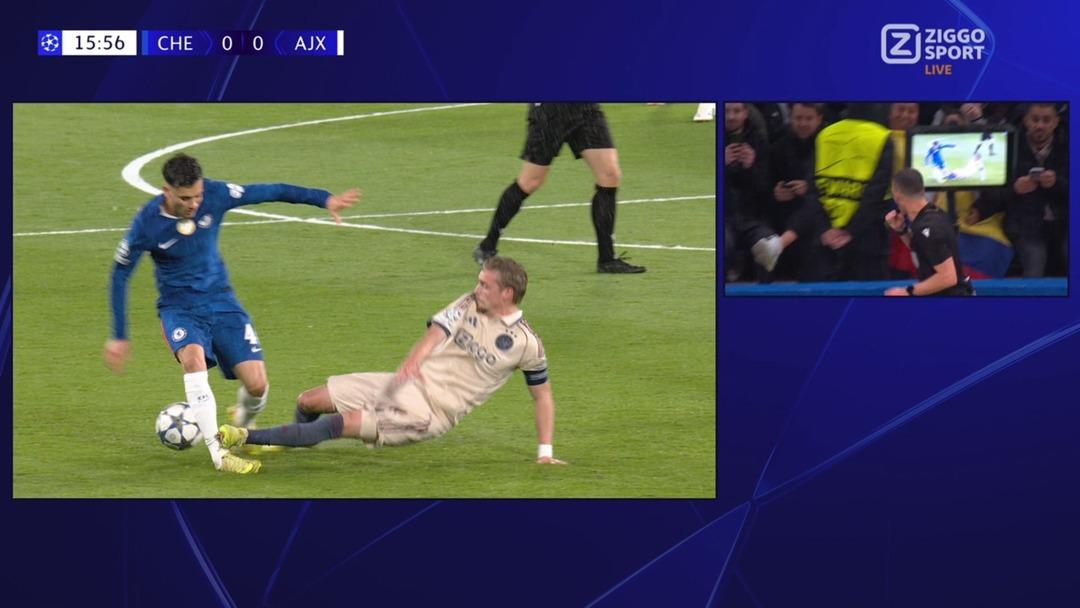 Hollanda devi Ajax Şampiyonlar Ligi performansıyla son sırada yer aldı! 6 gol, 3 penaltı ve 1 kırmızı kart... 2