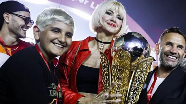 Galatasaray Teknik Direktörü Okan Buruk'un barıştığı Nihan Akkuş'tan maç sonu yorumu: Bence uzaylı!