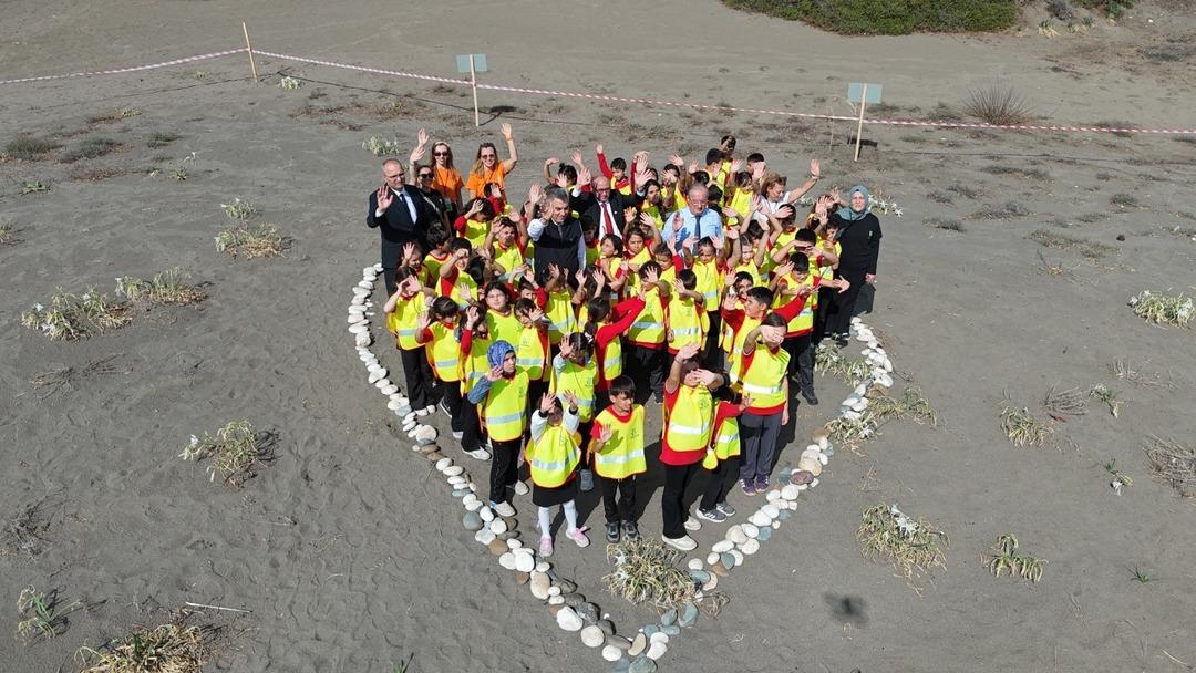 Bu çiçeği koparmanın cezası 2 milyon 800 bin TL! Nesli tükeniyor tehlikesi: Kum zambakları koruma altında 3