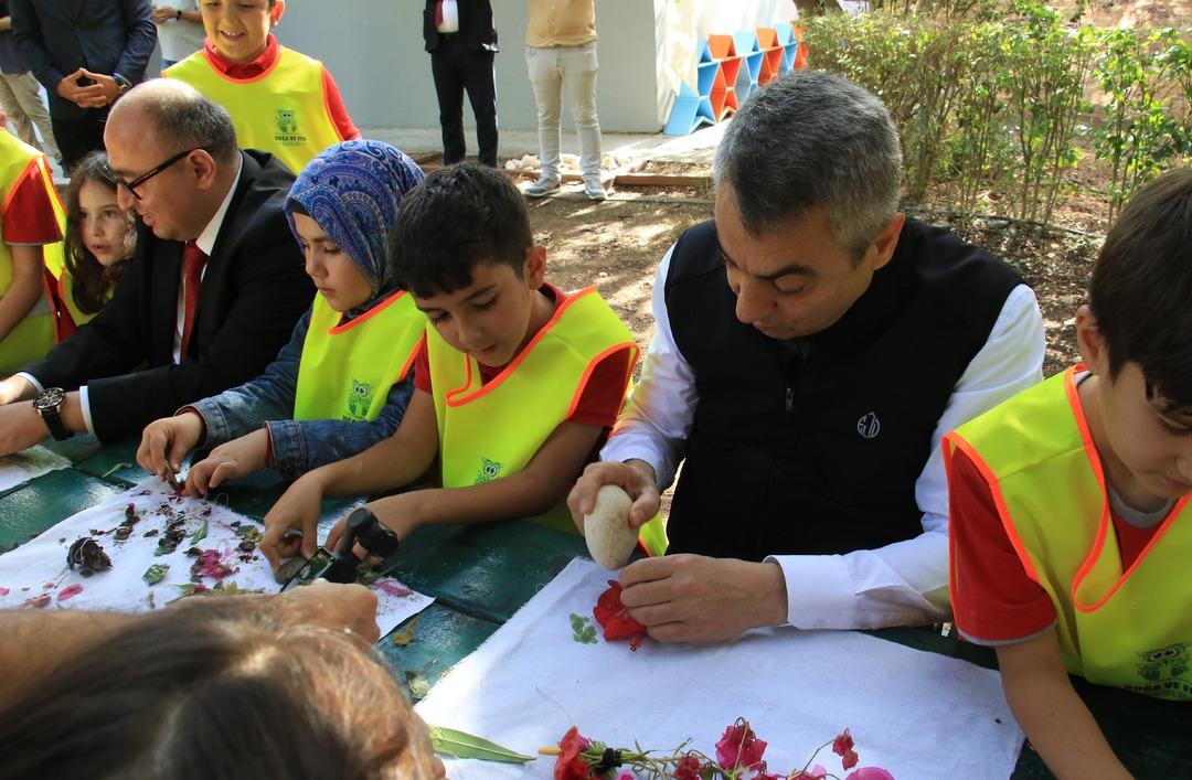 Bu çiçeği koparmanın cezası 2 milyon 800 bin TL! Nesli tükeniyor tehlikesi: Kum zambakları koruma altında 4
