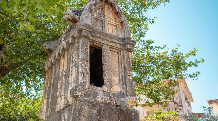 2 bin yıllık lahit açıldı! Uzmanlar içinden çıkanı görünce şaşkına uğradı