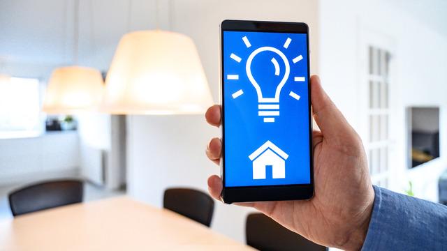 Akıllı ampul nedir, hangi özellikleri sunar?