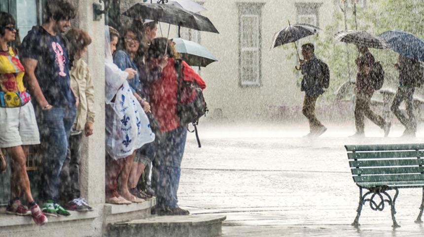 İstanbul için uyarı geldi: Akşam saatlerinde şiddetli sağanak yağış bastıracak! Kritik gün belli oldu…