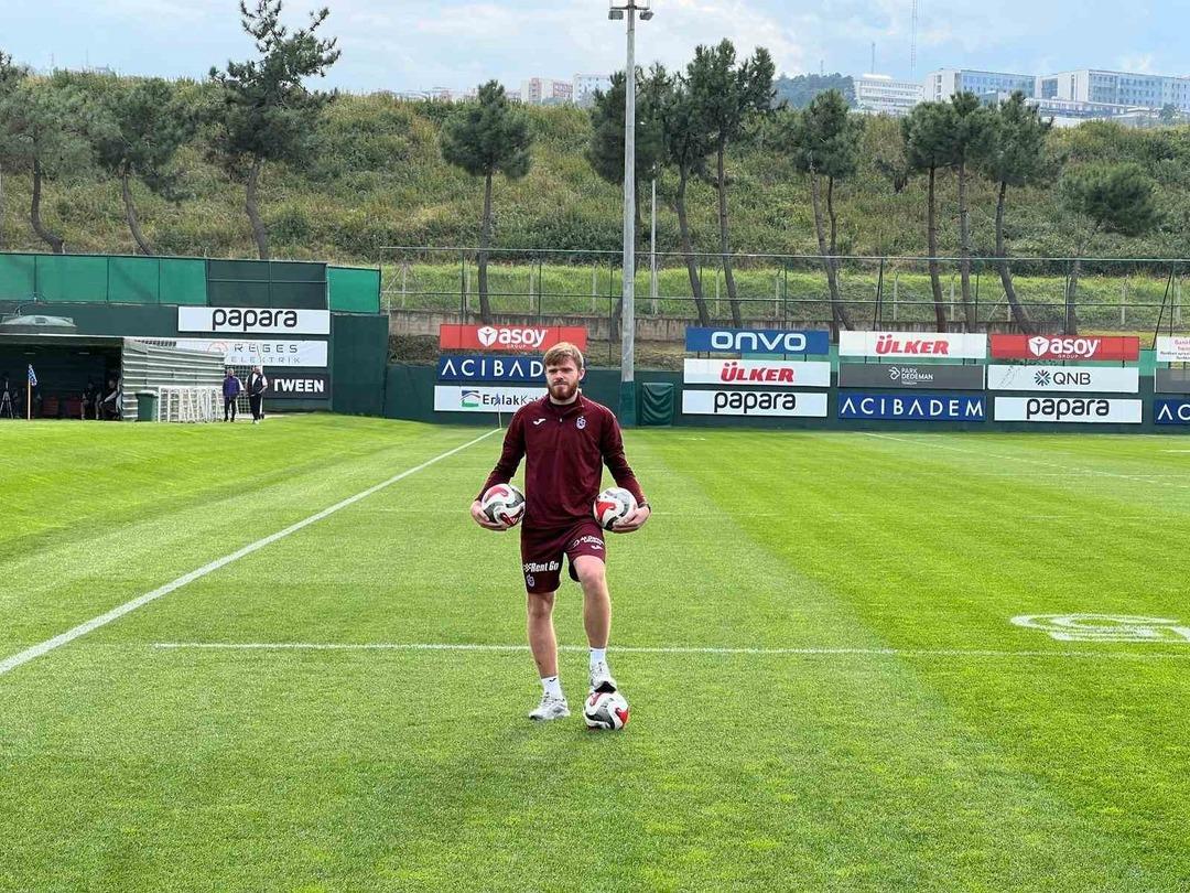 Trabzonspor un genç savunmacısı Arseniy Batagov basın mensuplarına konuştu! "Trabzonspor’a odaklandım" 1