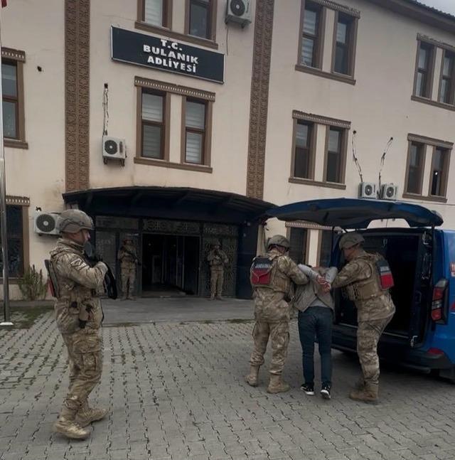 Muş’ta 20 yıl kesinleşmiş hapis cezası bulunan hükümlü yakalandı 1