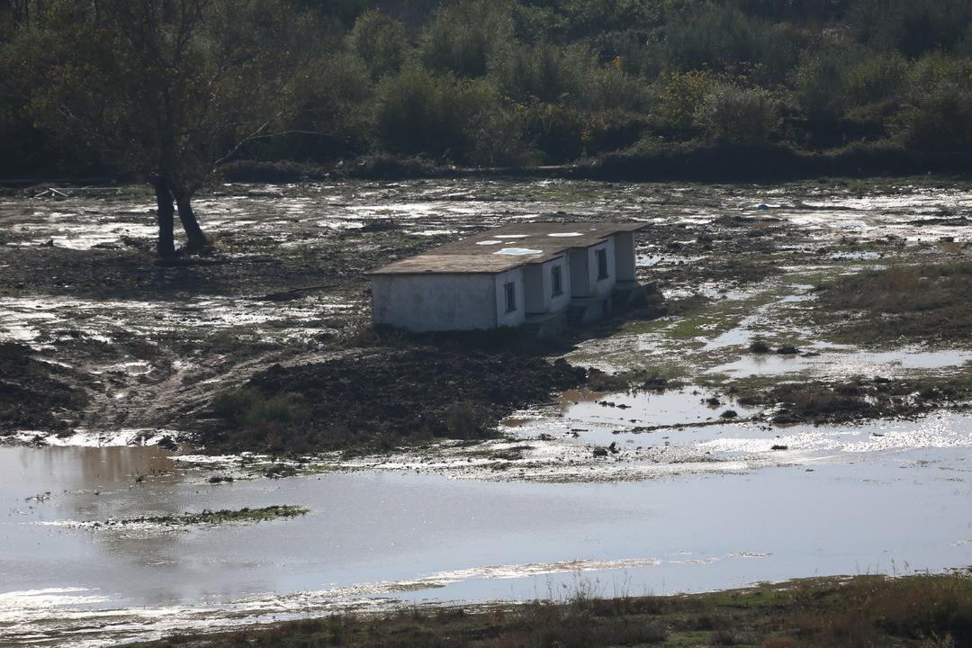 Gökçeada da kuvvetli sağanak etkili oldu! Denizin rengi değişti 3