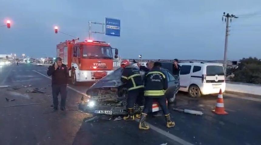 Gaziantep’te 5 aracın karıştığı zincirleme kaza: 3 yaralı