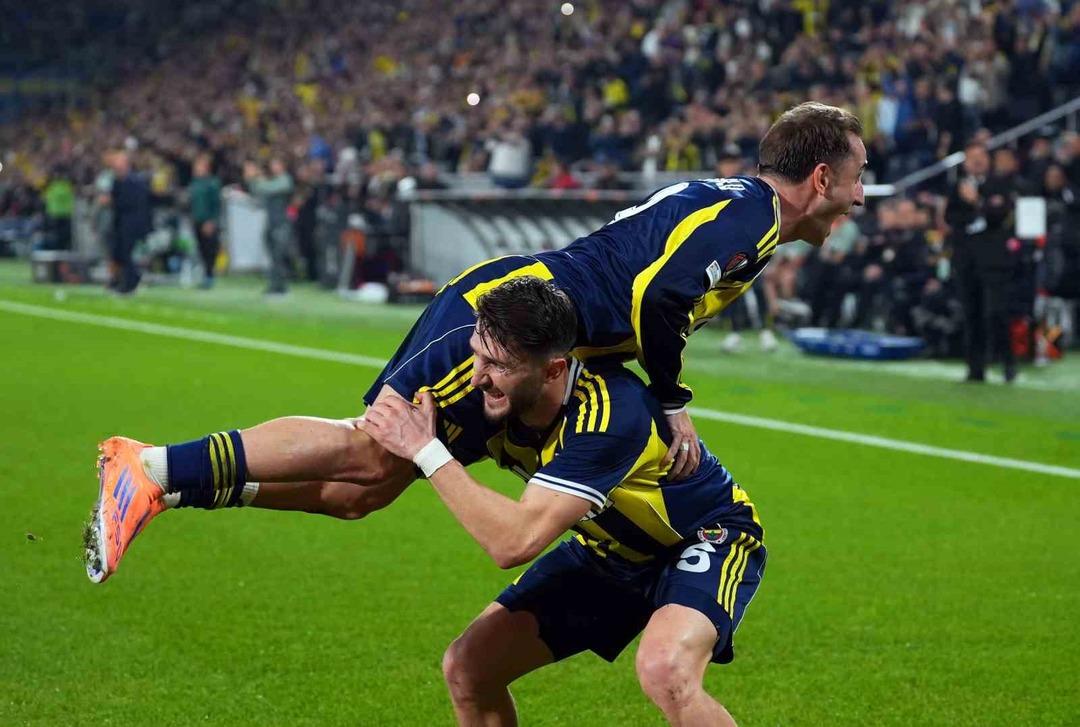 Fenerbahçe, UEFA Avrupa Ligi nde Stuttgart ı devirdi! İlk 8 için emin adımlarla gidiyorlar... 2