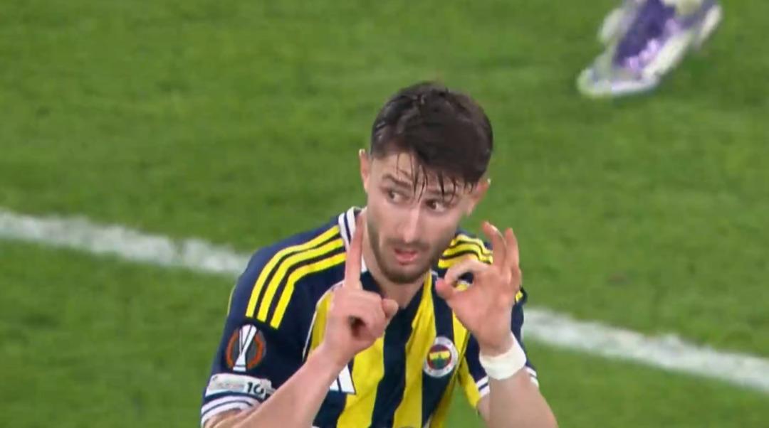 İsmail Yüksek, maçta rahat durmayan Deniz Undav a haddini bildirdi! "Skor tabelasına bakman yeterli..." 1