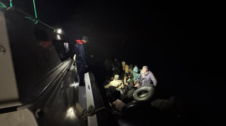 İzmir açıklarında 41 düzensiz göçmen kurtarıldı, 31 düzensiz göçmen yakalandı