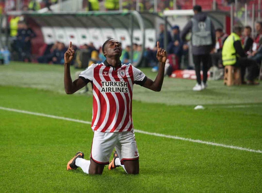 Samsunspor, Avrupa da tarih yazıyor! Şimdi de Dinamo Kiev i dize getirdiler... 2