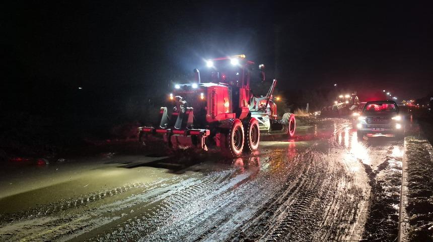 Aydın'da sağanak nedeniyle trafikte aksama yaşandı