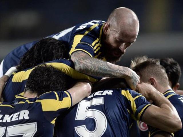Fenerbahçe'de flaş karar! 9 isim...