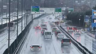 İstanbullular dikkat! Valilikten sarı kodlu yağış, sel ve su baskını uyarısı geldi