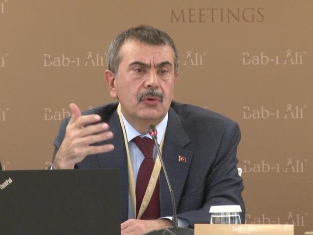 Tekin: "Sınavlarda yapay zeka destekli açık uçlu sorular olacak"