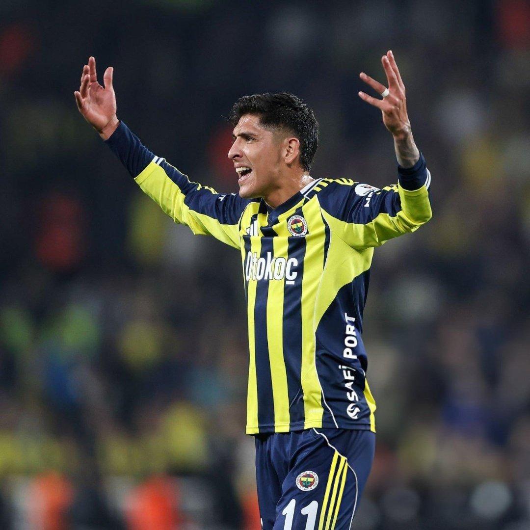 Fenerbahçe Avrupa Ligi nde Stuttgart’ı devirdi! Yorumcular 1 ismi işaret etti! G.Saray 12 kişi, F.Bahçe 10 kişi oynuyor... 3