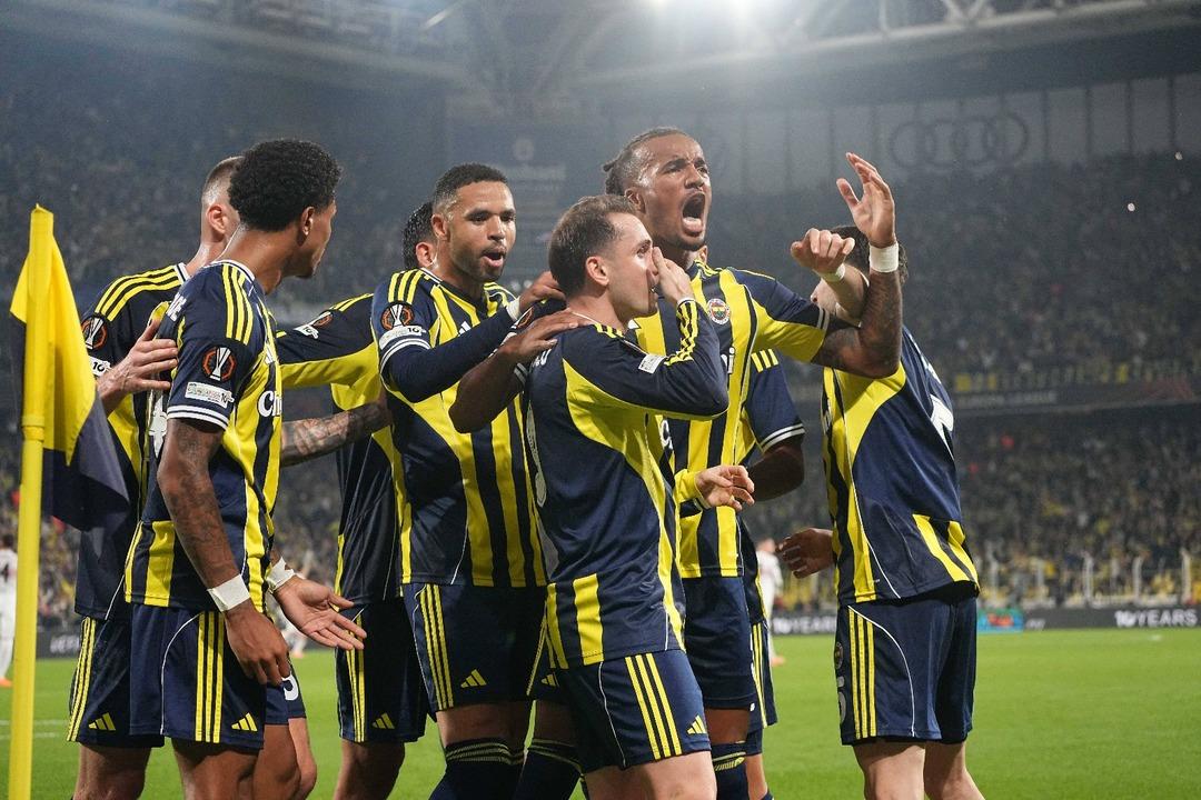 Fenerbahçe Avrupa Ligi nde Stuttgart’ı devirdi! Yorumcular 1 ismi işaret etti! G.Saray 12 kişi, F.Bahçe 10 kişi oynuyor... 5