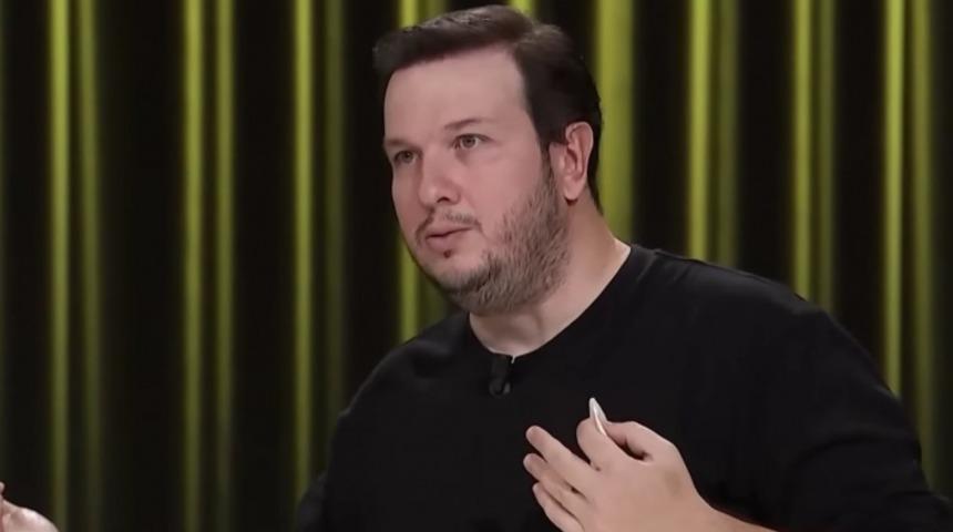 Şahan Gökbakar 'tasını tarağını toplayıp ülkeyi terk etti' dendi... Açıklama gecikmedi