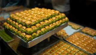 İsyan ettiren ‘baklava’ fiyatları… Sadece bir dilimine 738 TL istiyorlar, bir de indirim yapmışlar!