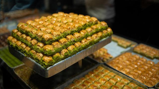 İsyan ettiren ‘baklava’ fiyatları… Sadece bir dilimine 738 TL istiyorlar, bir de indirim yapmışlar!