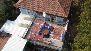 Demirci’nin 16 çeşitli tarhanası kışa hazırlanıyor