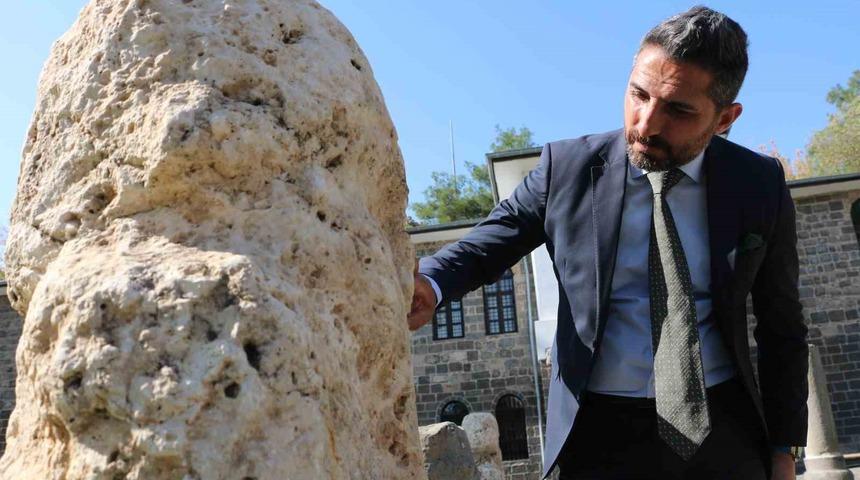 Tarihteki ilk kral Sargon’un iki heykeli Diyarbakır Müzesi’nde ziyarete açıldı
