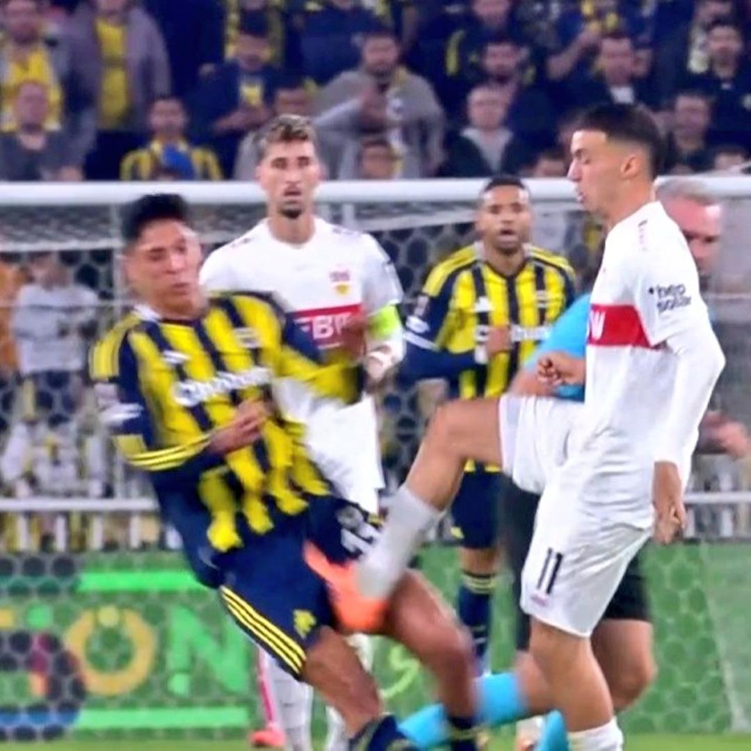 Fenerbahçe-Stuttgart maçının hakemi Jakob Kehlet e tepkiler dinmiyor! Avrupa Ligi ndeki ilk maçıymış. Bence son maçı da olur 2
