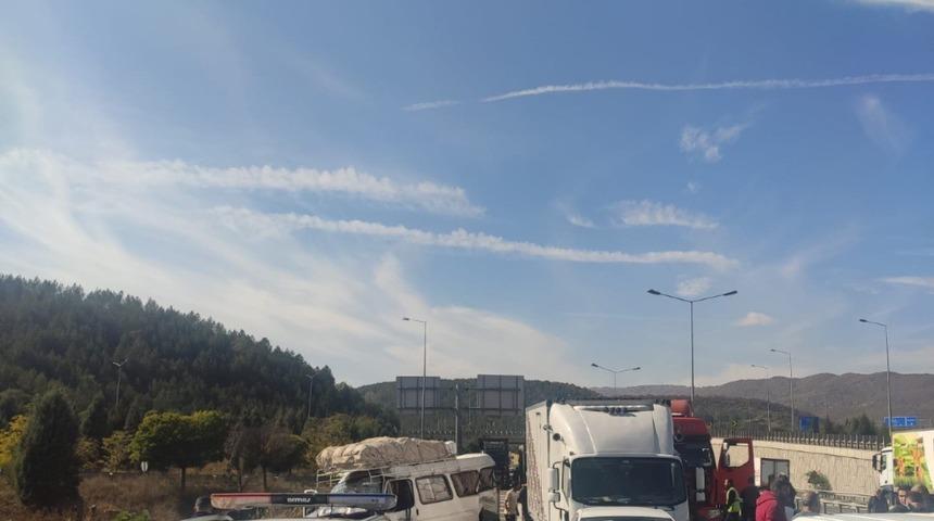 Bilecik’te zincirleme kaza: 3 yaralı