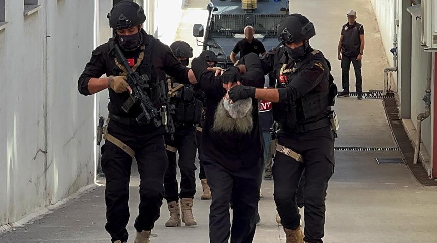 Adana'da terör örgütü DEAŞ'a yönelik operasyon! Yakalanan 6 zanlı tutuklandı