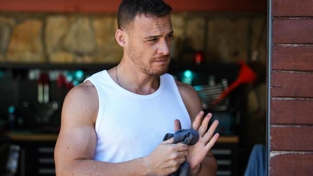 Melisa Tapan ile daha yeni ayrılmıştı! Kerem Bürsin'in yalnızlığı kısa sürdü! Yeni sevgilisi fenomen çıktı