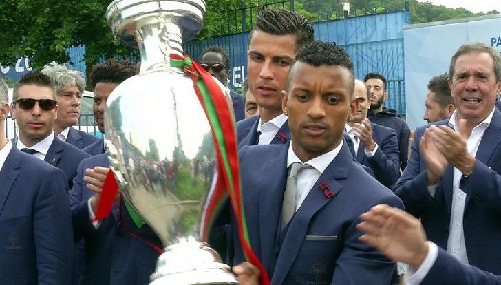 Şampiyon Portekiz'e çılgın karşılama G4