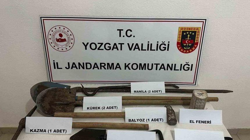 Yozgat’ta Kaçak kazı yapan baba oğula suçüstü yakalandı