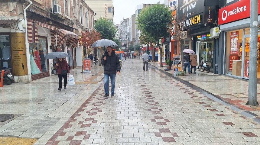 Kırklareli’nde sağanak yağış etkili oluyor