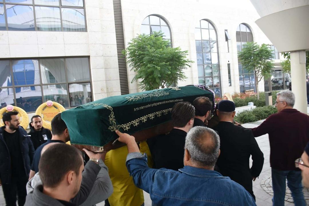 Neşe Aksoy 2 Neşe Aksoy 2